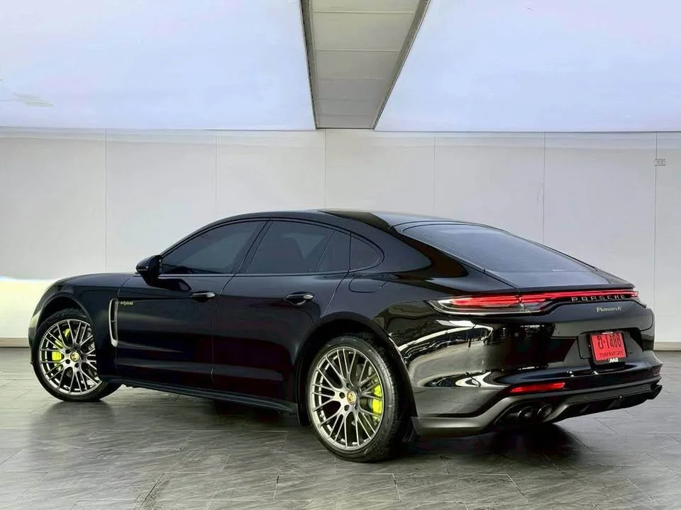 2023 Porsche Panamera II 2