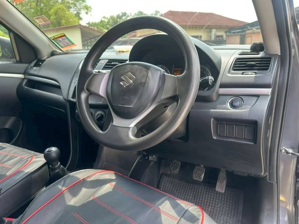 2013 Suzuki Swift II 3