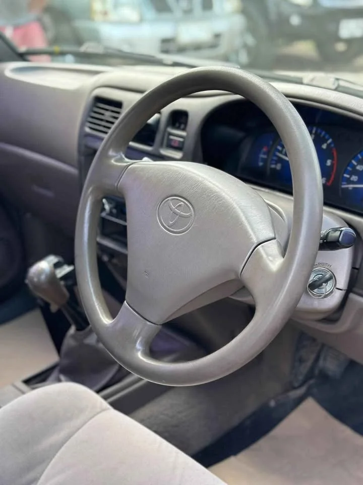 2003 Toyota Hilux Tiger VI 3