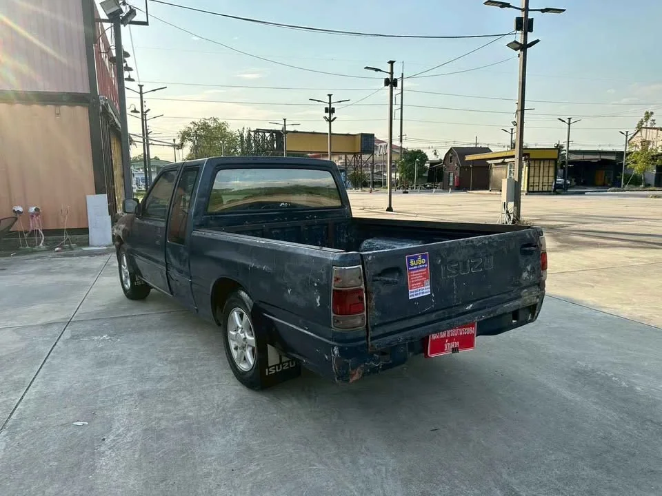 1996 Isuzu TFR III 3