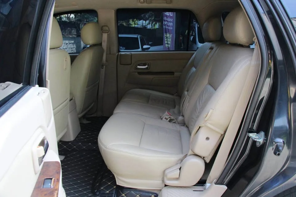 2008 Isuzu MU-7 2