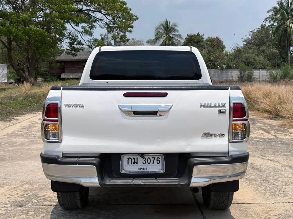 2017 Toyota Hilux VIII 2