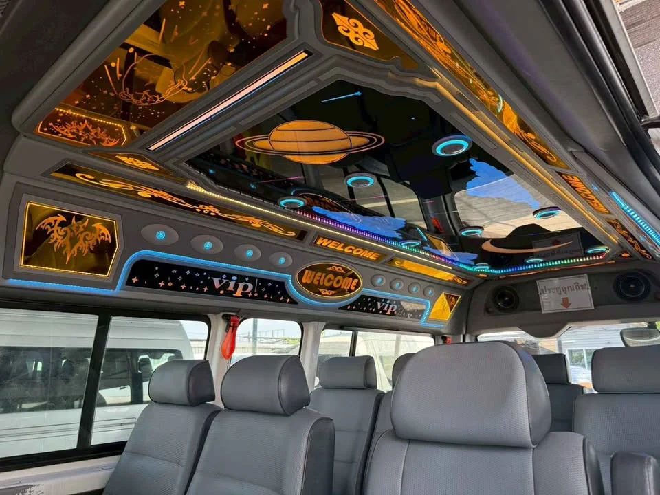 2011 Toyota Commuter V (H200) 3