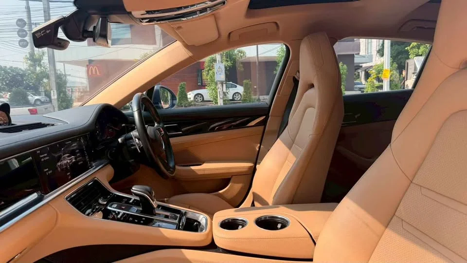 2021 Porsche Panamera II 2