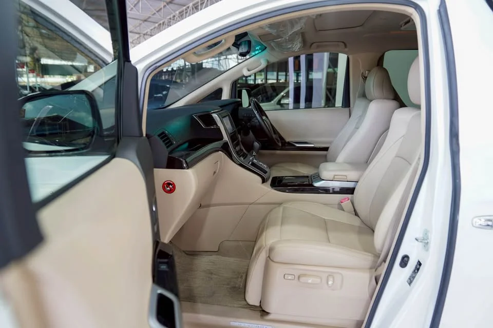 2013 Toyota Alphard, Vellfire II (AH20) 3