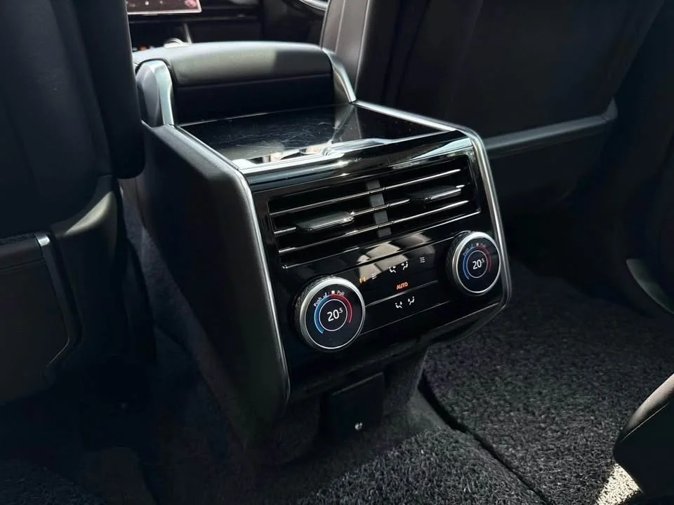 2023 Land Rover Range Rover V 2