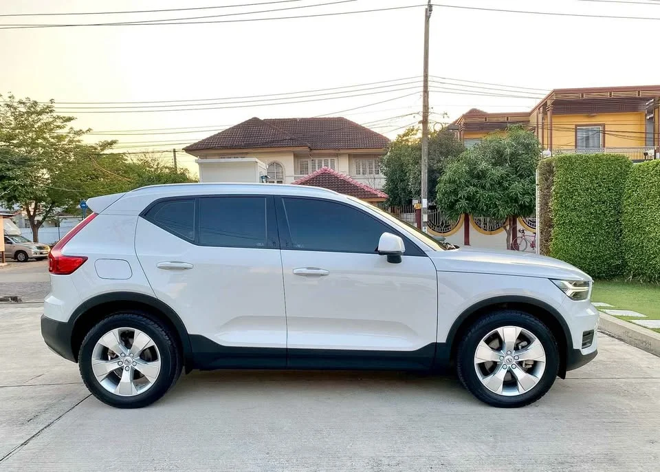 2020 Volvo XC40 3