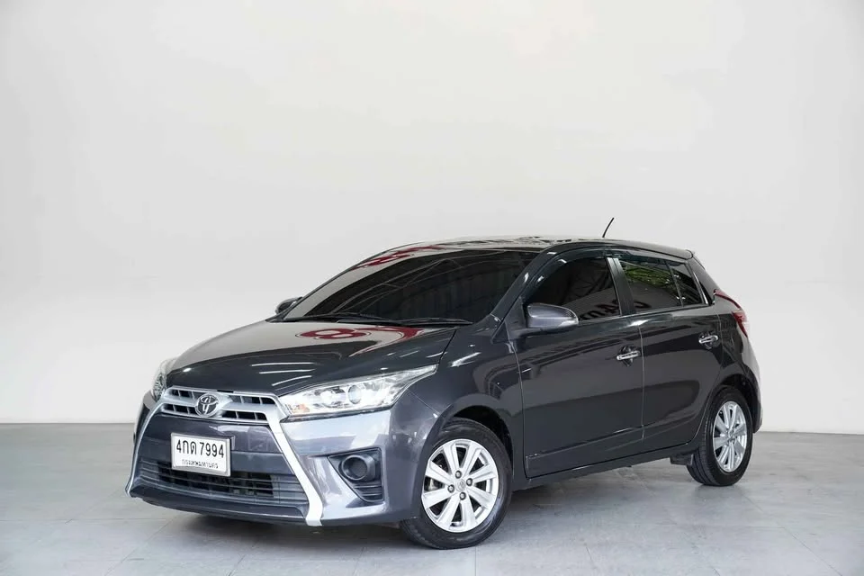 2015 Toyota Yaris III 2