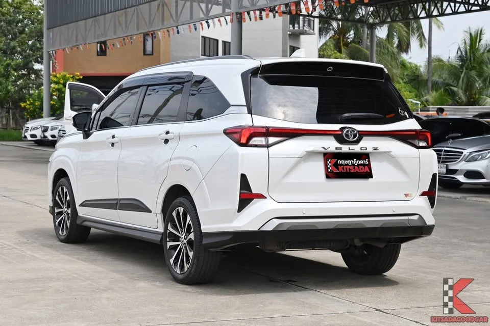 2023 Toyota Veloz III 2