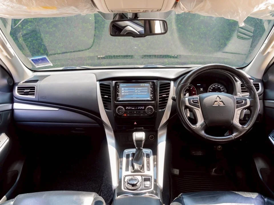 2016 Mitsubishi Pajero Sport III 3