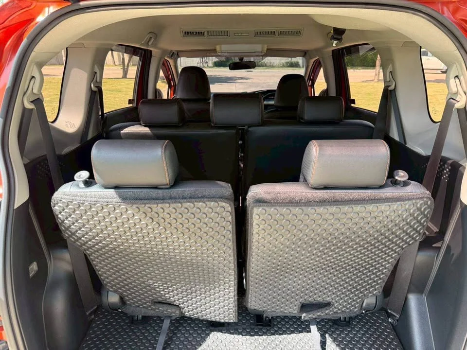 2017 Toyota Sienta II 2
