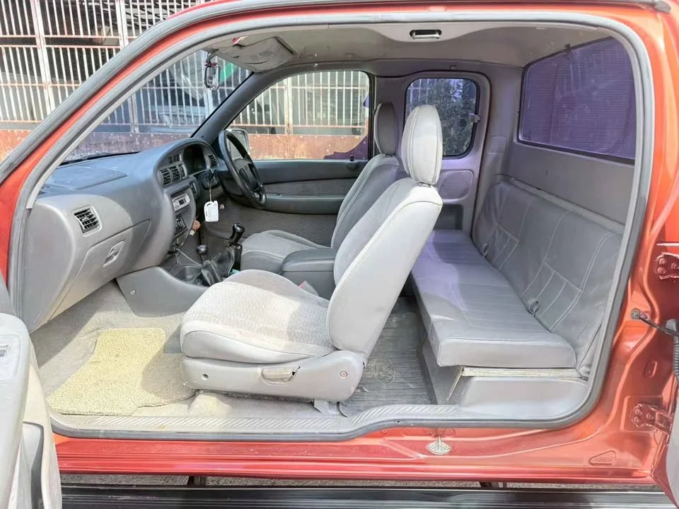 2003 Mazda 2500 Fighter V 3