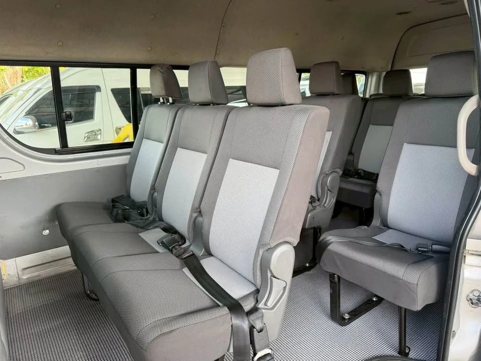 2009 Toyota Commuter V (H200) 3