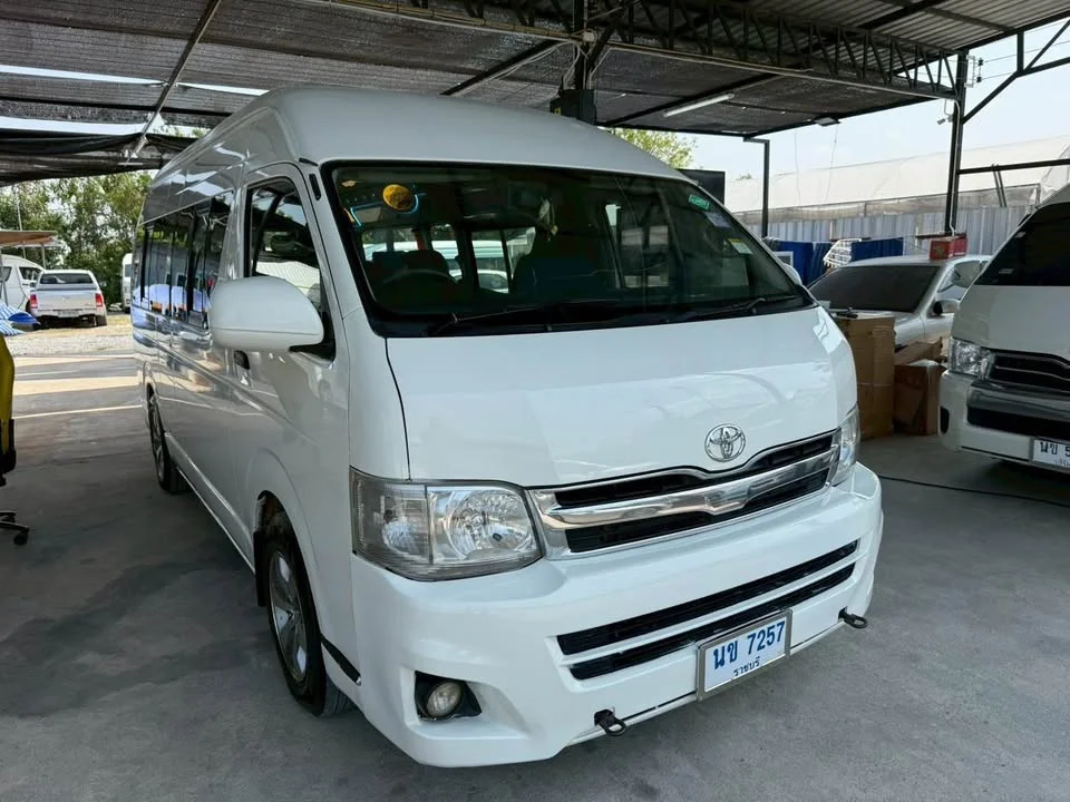 2011 Toyota Commuter V (H200) 2