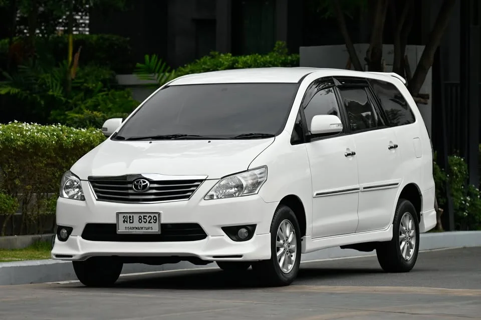2012 Toyota Innova I 2
