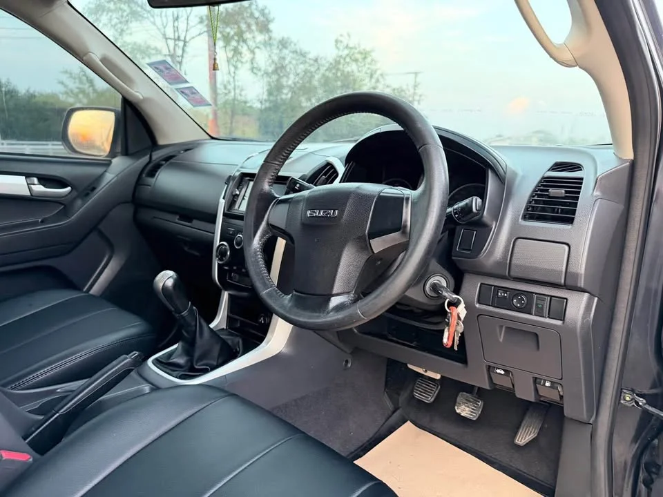 2013 Isuzu D-Max II (RT) 3