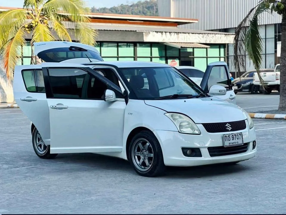 2011 Suzuki Swift I 2