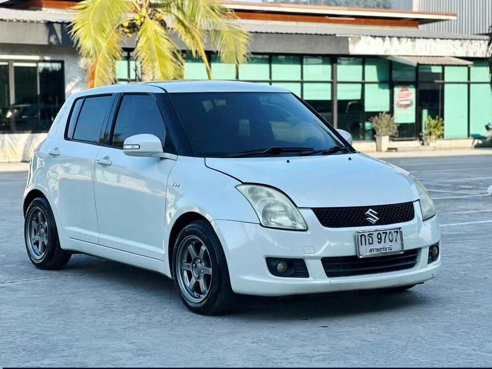 2011 Suzuki Swift I 3