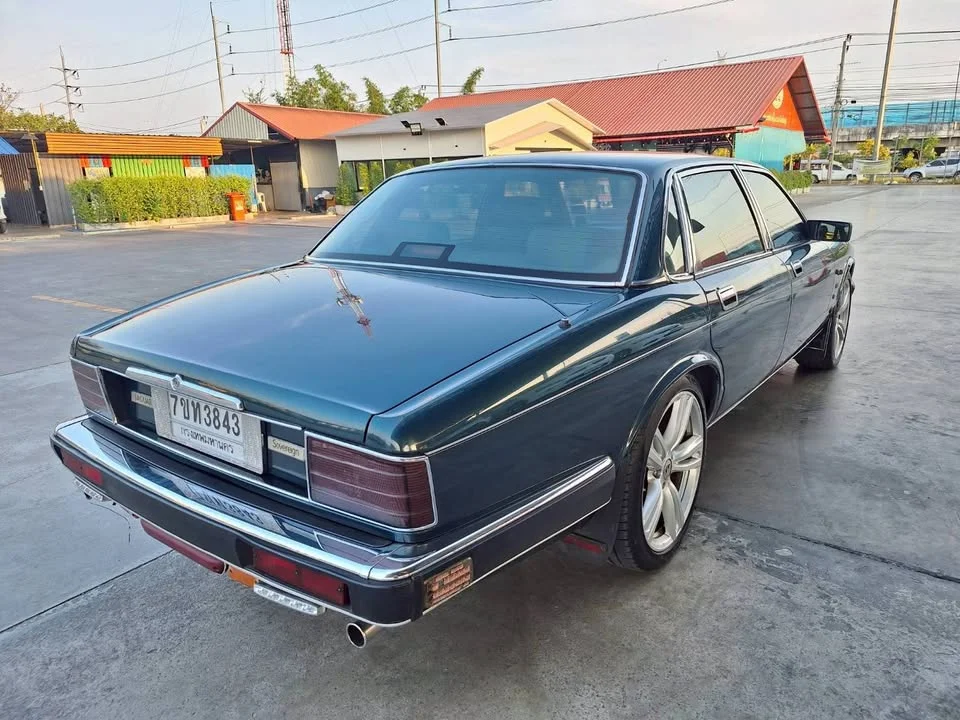 1993 Jaguar XJ XJ40 2