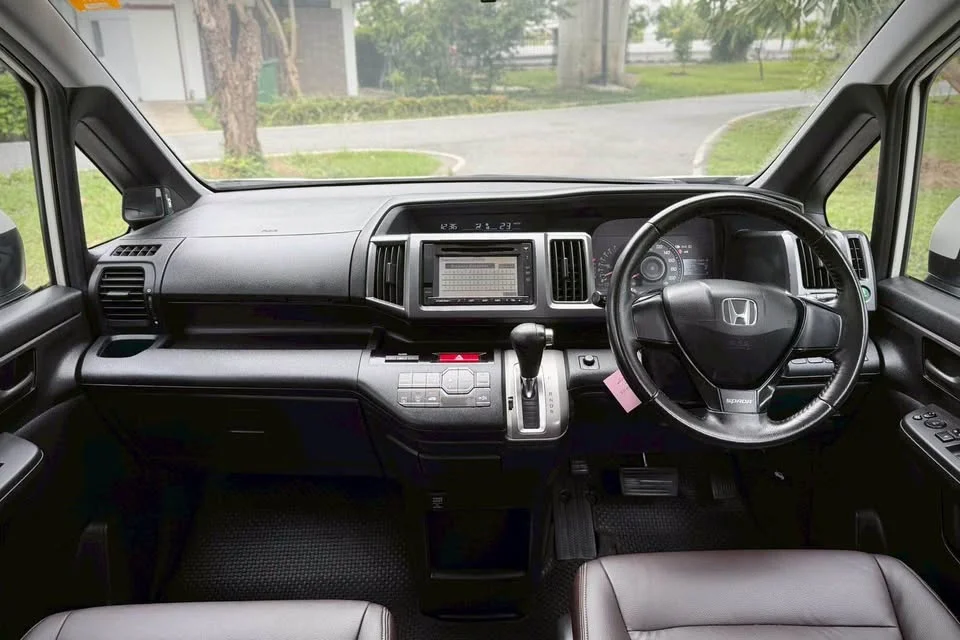 2012 Honda Stepwgn IV 3