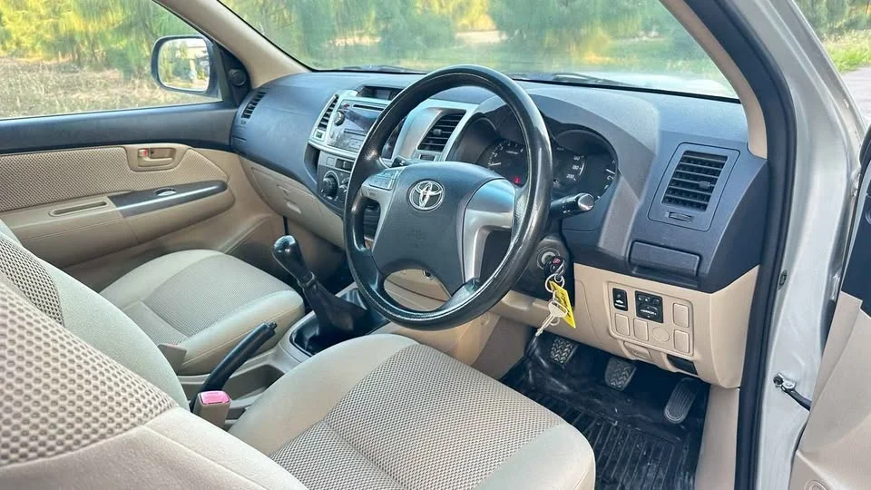 2014 Toyota Hilux VII 2