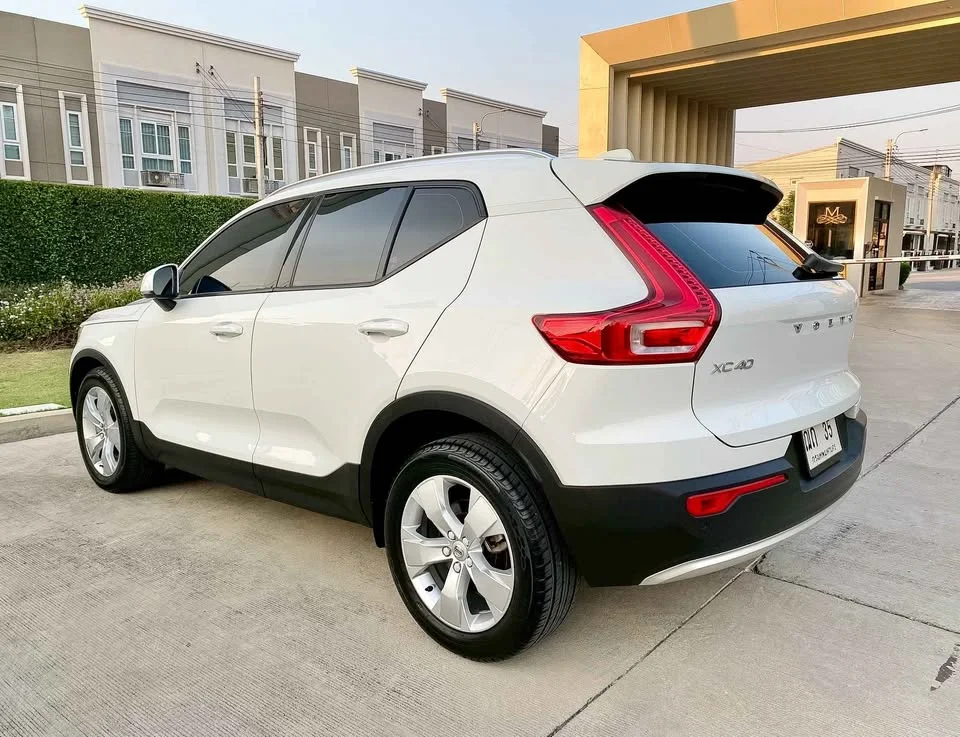 2020 Volvo XC40 3