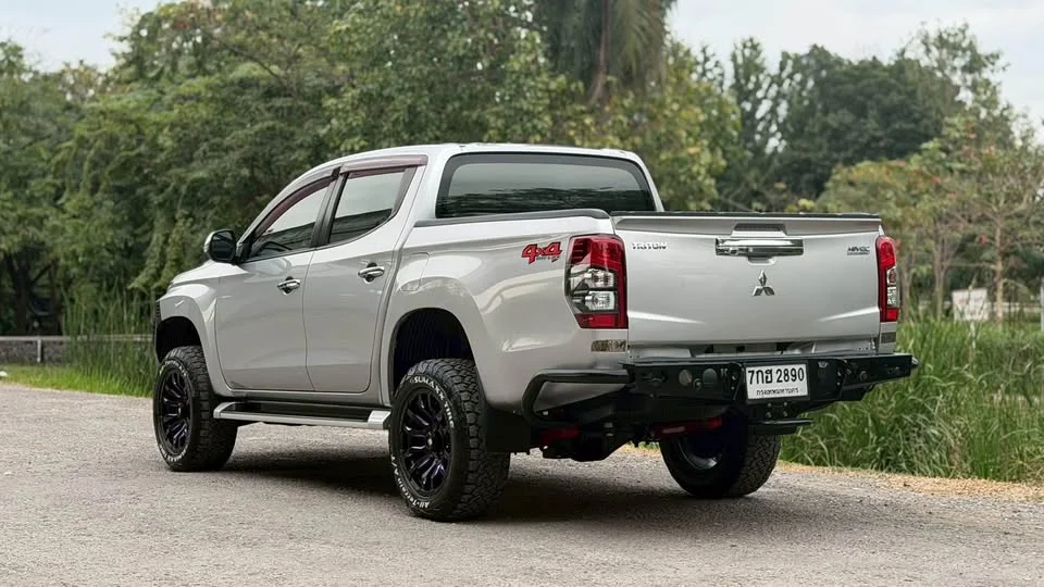 2018 Mitsubishi Triton V 3