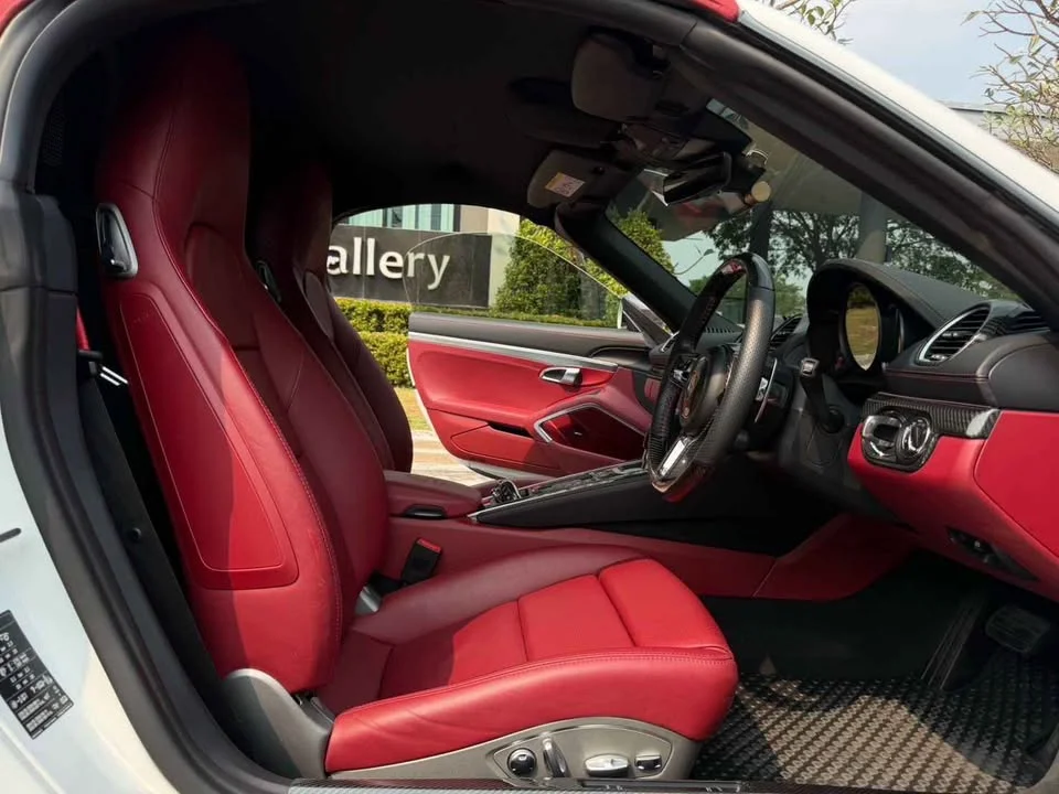 2019 Porsche 718 Boxster and Cayman IV 3