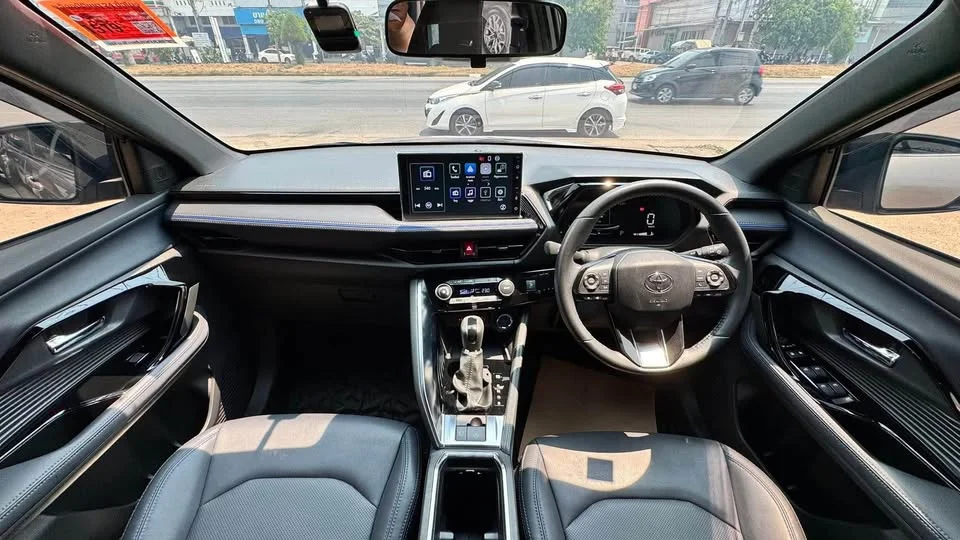 2024 Toyota Yaris Cross AC200 2