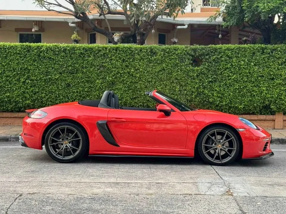 2018 Porsche 718 Boxster and Cayman IV 2