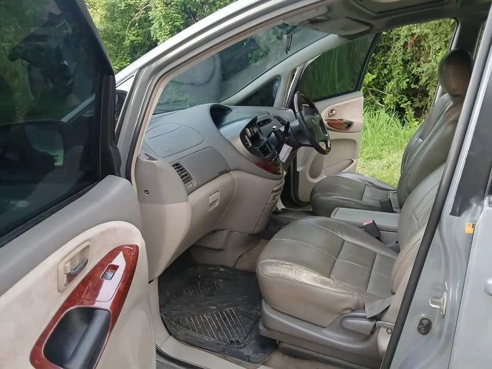 2002 Toyota Estima II 2