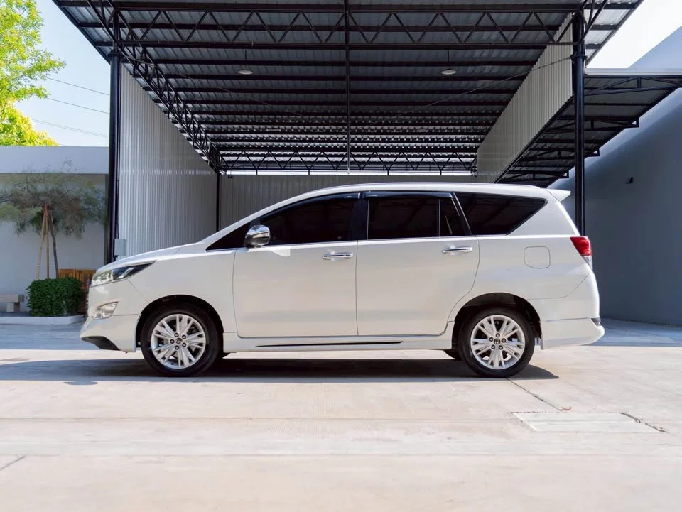 2016 Toyota Innova II 3