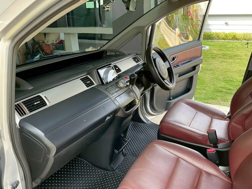 2009 Honda Stepwgn III 3