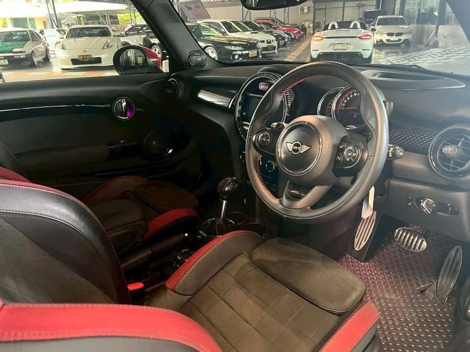 2018 Mini Hatch  III 2