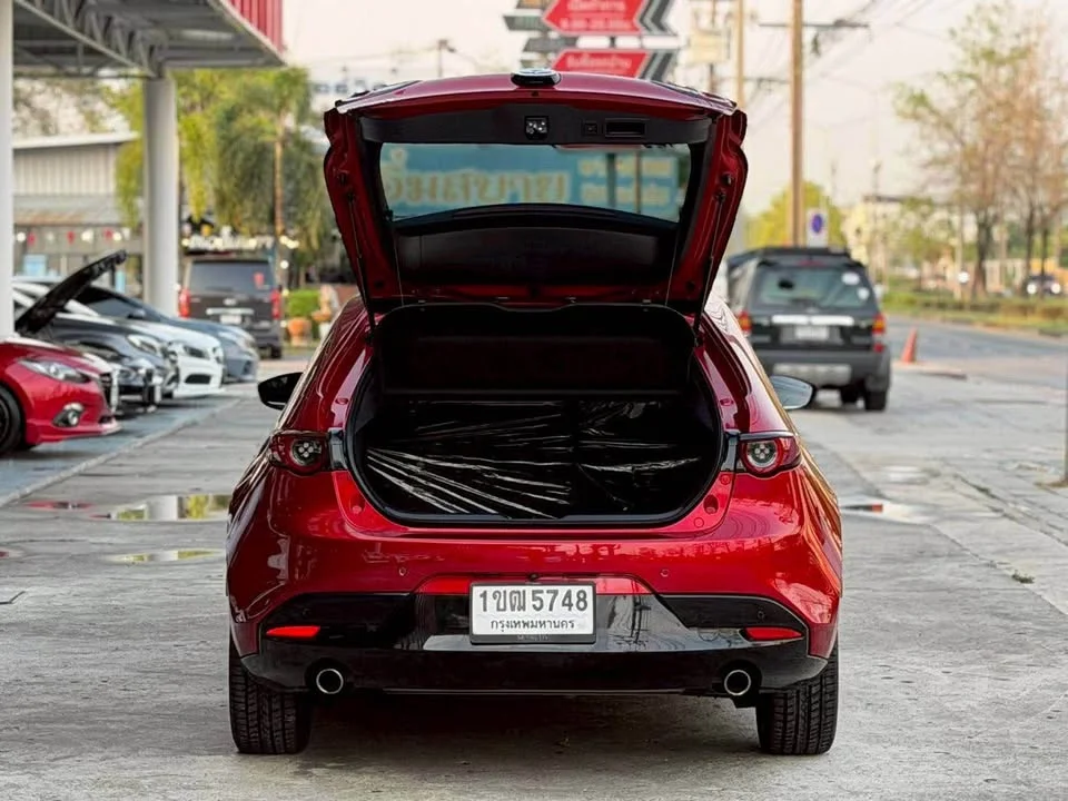 2019 Mazda 3 IV 2