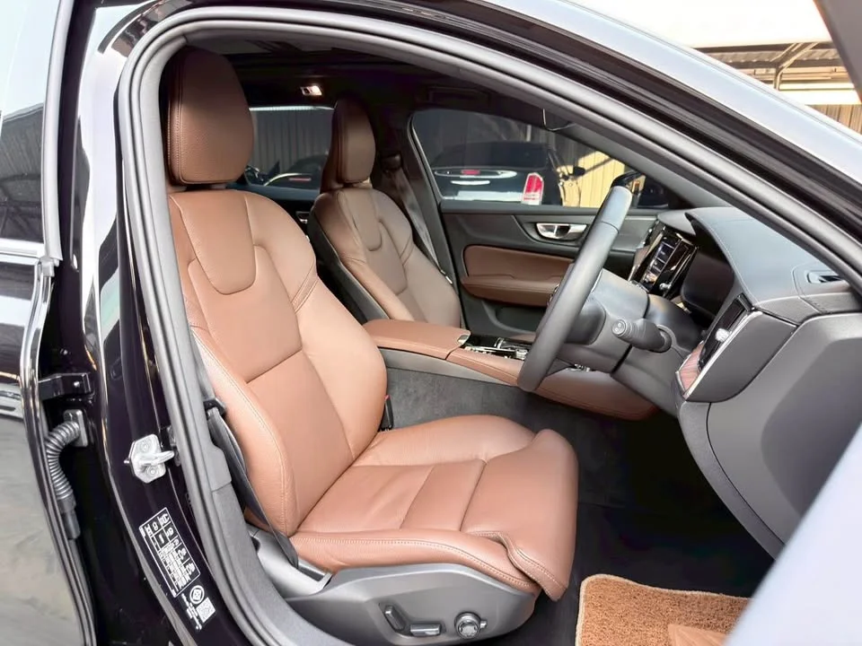 2022 Volvo V60 II 2
