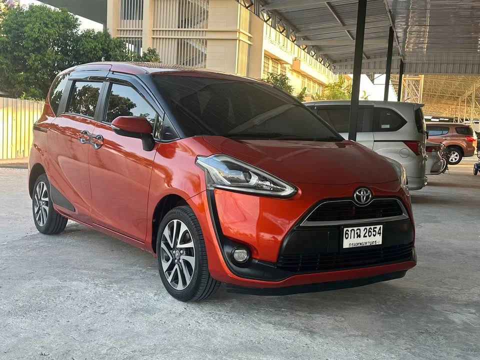 2017 Toyota Sienta II 3