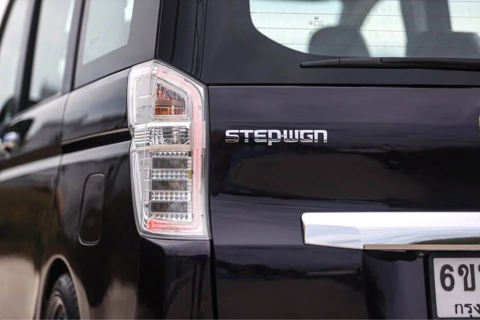 2012 Honda Stepwgn IV 2