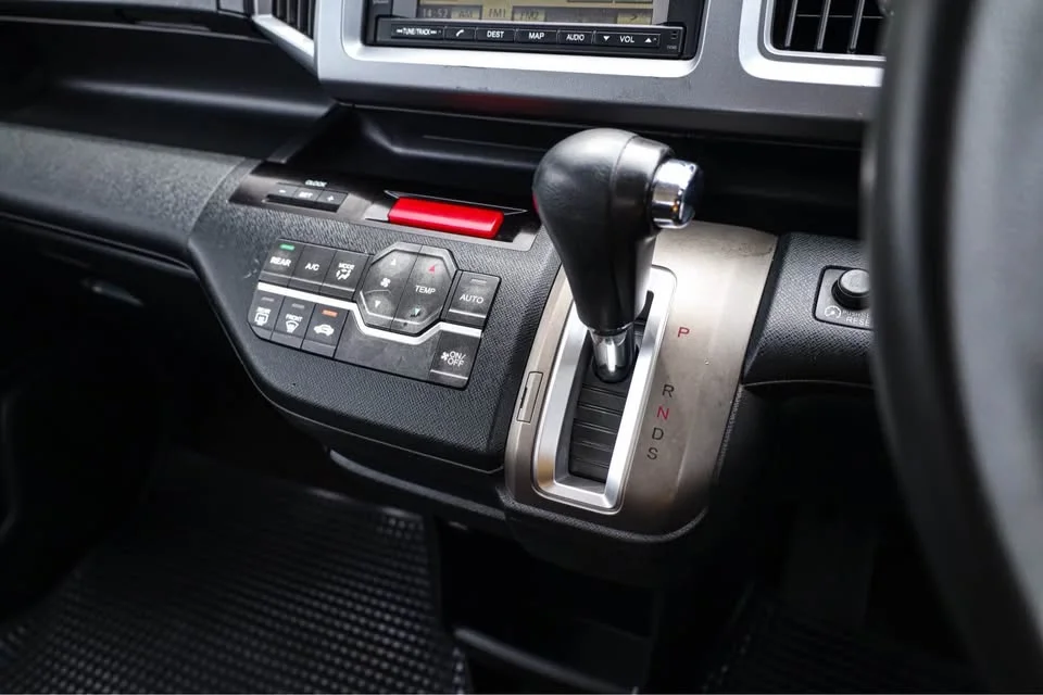 2012 Honda Stepwgn IV 3