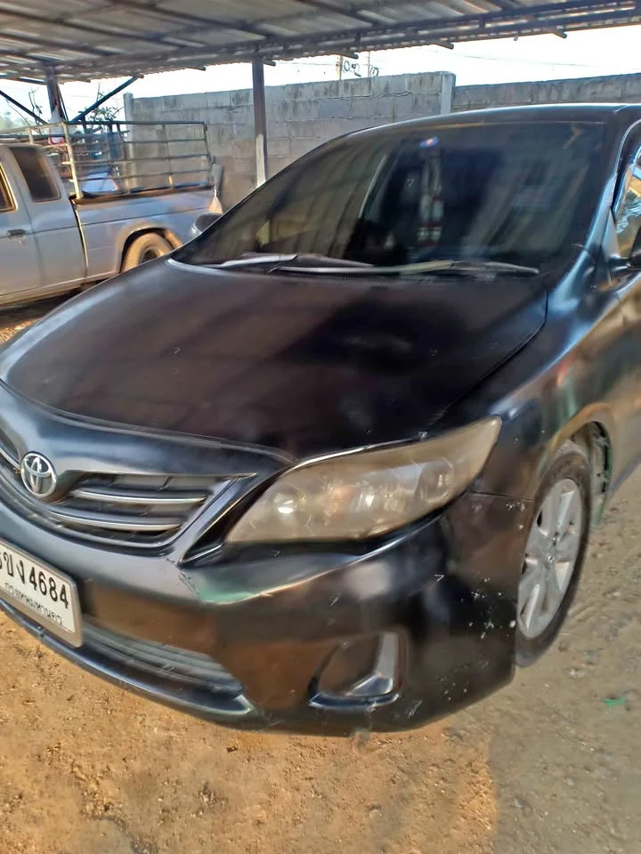 2013 Toyota Corolla Altis X (E140) 3