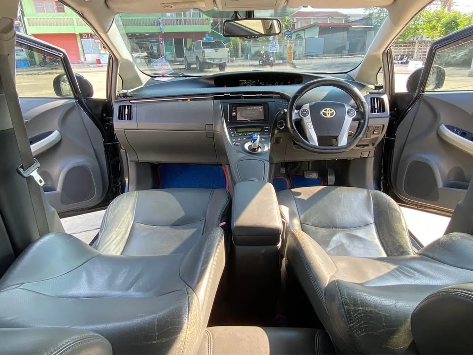 2011 Toyota Prius III 3