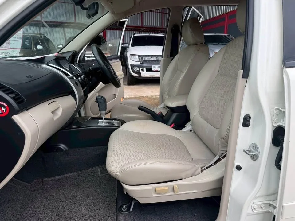 2011 Mitsubishi Pajero Sport II 2