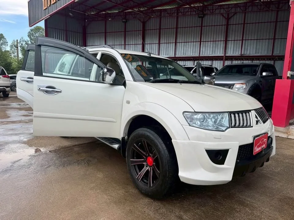 2011 Mitsubishi Pajero Sport II 3