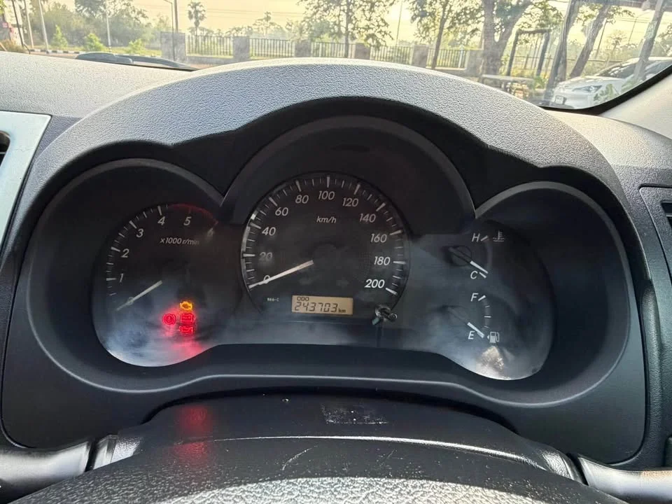 2013 Toyota Hilux VII 3