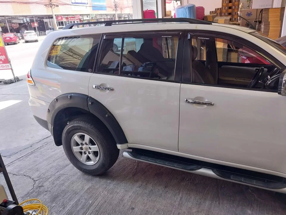 2010 Mitsubishi Pajero Sport II 3