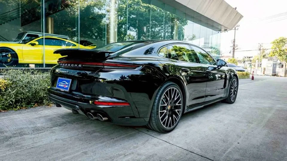 2026 Porsche Panamera II 2