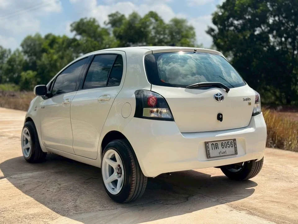 2008 Toyota Yaris II 2
