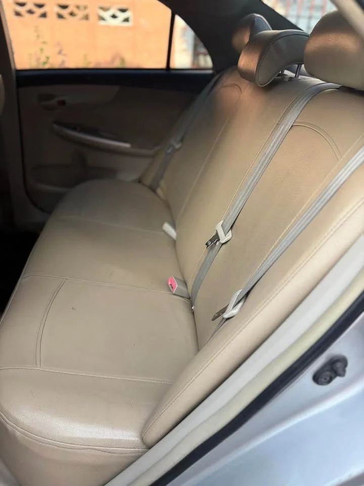2012 Toyota Corolla Altis X (E140) 2