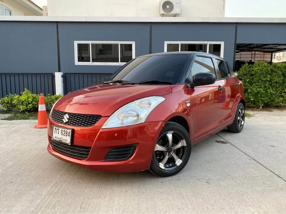 2013 Suzuki Swift II 3