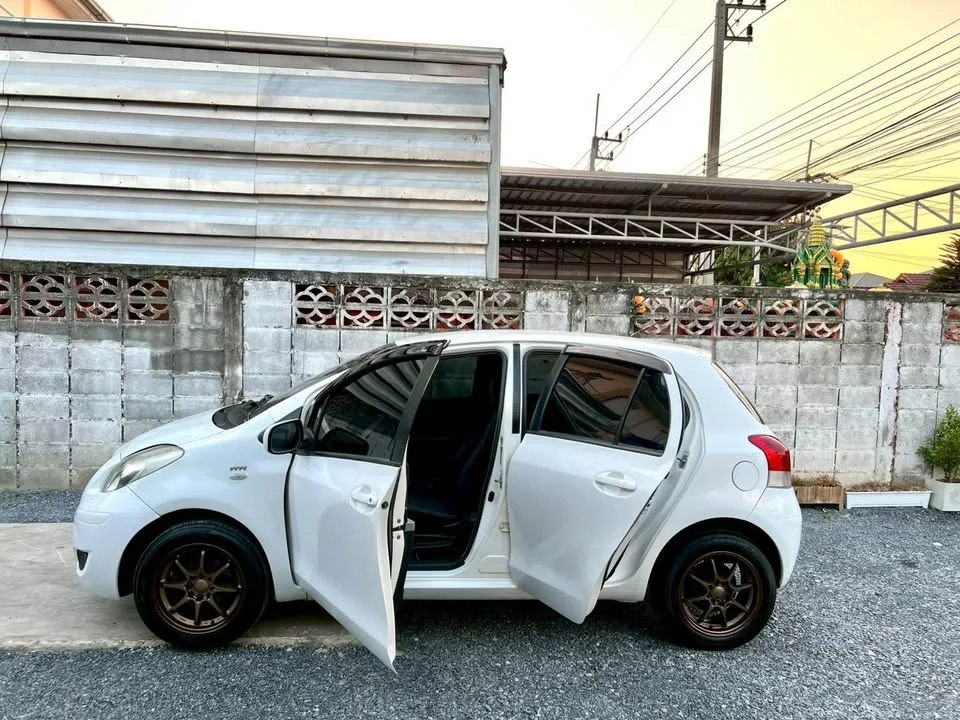 2009 Toyota Yaris II 3